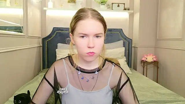 Snapshot of Alida_Brice chatting on November 2025 05:53:02 AM Alida Brice online show from November 2025 05:53:02 AM