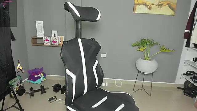 JordanRossie online show from April 2026 08:39:01 PM