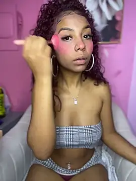 Snapshot of PrettyTiana_ chatting on November 2025 10:01:02 PM PrettyTiana online show from November 2025 10:01:02 PM