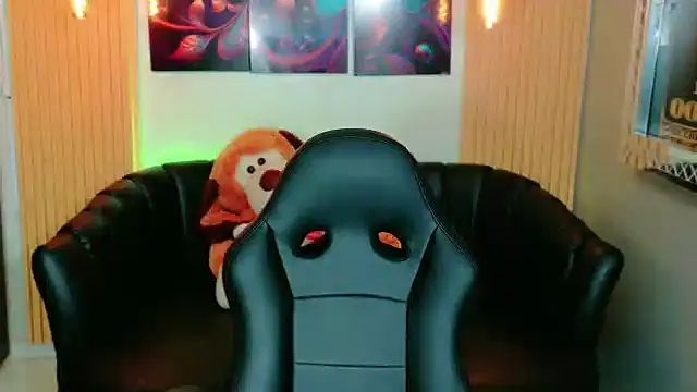 ElectrogoDdess online show from October 2025 10:13:01 AM