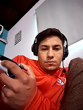 pareja076 online show from October 2025 04:56:01 AM