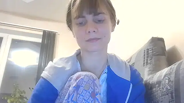 Snapshot of Loriven chatting on November 2025 06:40:02 PM Loriven online show from November 2025 06:40:02 PM