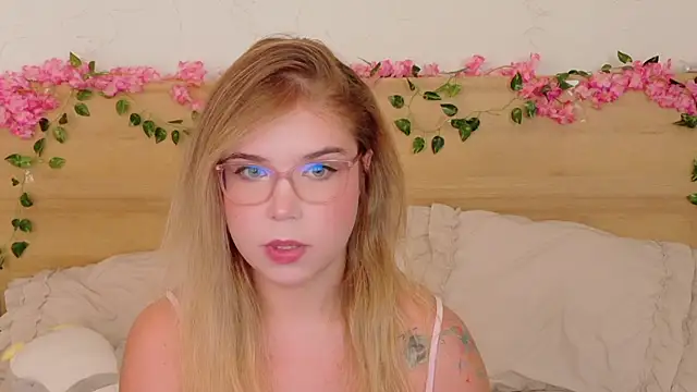 Lilith Bonheur online show from November 2025 09:05:02 PM