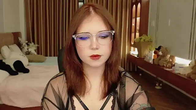 Lilith Bonheur online show from May 2026 08:27:01 PM