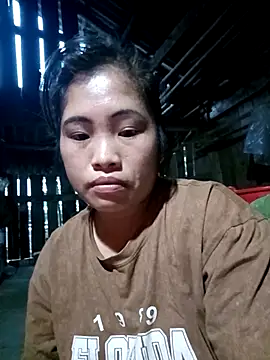 Luyen004 online show from May 2026 10:37:02 PM