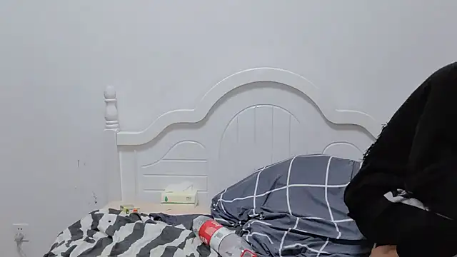 xiaoyi2563 online show from October 2025 02:03:02 PM