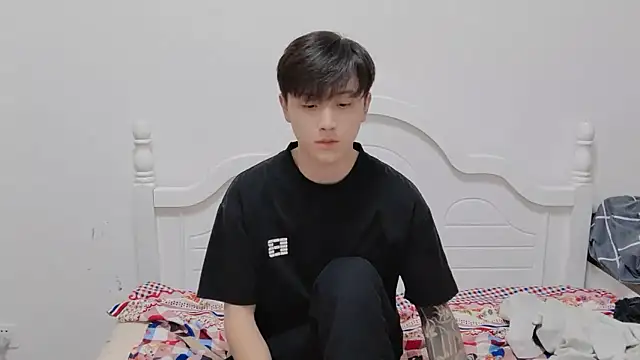 xiaoyi2563 online show from November 2025 12:28:02 PM