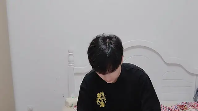 xiaoyi2563 online show from November 2025 10:04:02 AM