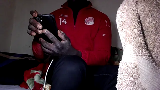 Snapshot of Kwasi-a chatting on March 2026 04:43:01 PM Kwasi-a online show from March 2026 04:43:01 PM