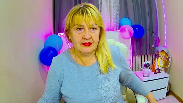 Snapshot of EmmaEllison chatting on September 2025 06:03:01 AM EmmaEllison online show from September 2025 06:03:01 AM