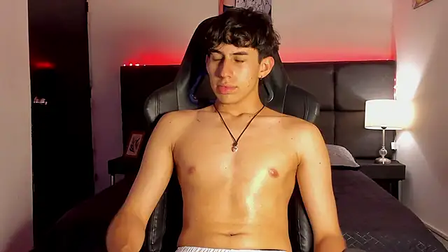 Aaron Spencer13 online show from October 2025 07:21:01 PM