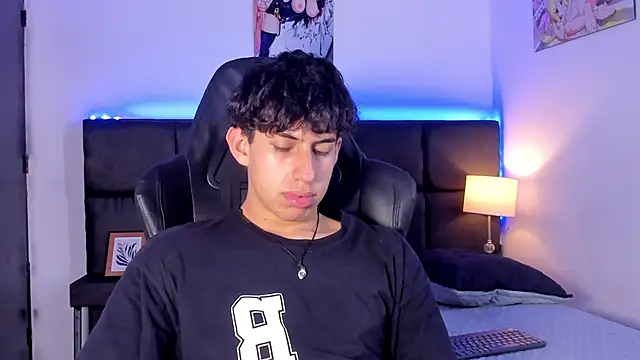 Aaron Spencer13 online show from October 2025 06:16:02 PM