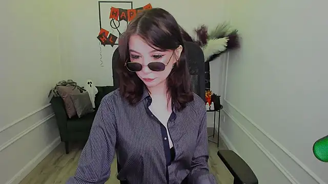 Snapshot of MeLLSawertyq chatting on October 2025 07:37:01 PM MeLLSawertyq online show from October 2025 07:37:01 PM