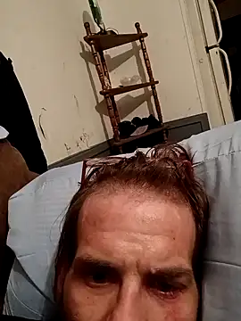 Snapshot of Cwdeagle08 chatting on October 2025 06:32:02 AM Cwdeagle08 online show from October 2025 06:32:02 AM