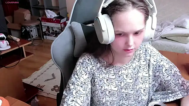 SharybbFace online show from April 2026 03:03:01 PM
