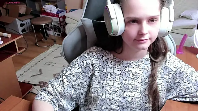SharybbFace online show from April 2026 03:06:01 PM
