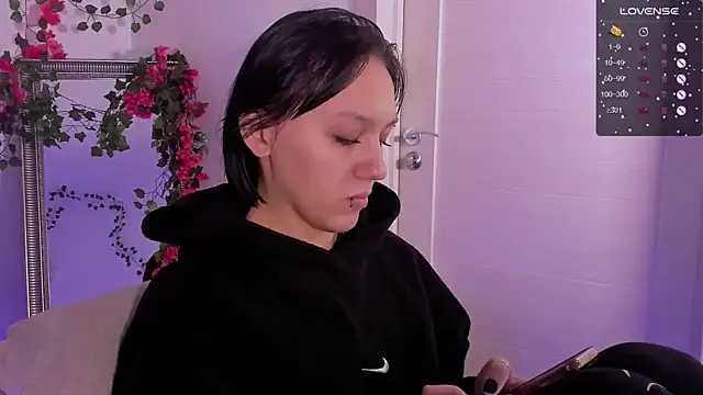 AdeliceLenoir online show from November 2025 06:23:01 AM