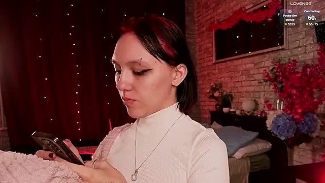 AdeliceLenoir online show from November 2025 05:56:02 PM