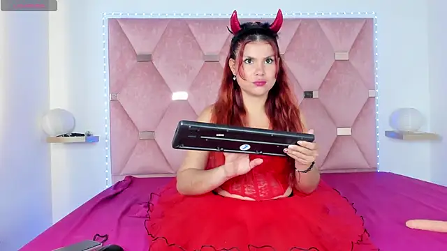 Snapshot of La_Diabla8 chatting on October 2025 12:28:02 PM La Diabla8 online show from October 2025 12:28:02 PM