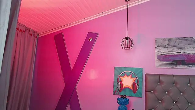 Snapshot of Sabriinaa_Foxx chatting on October 2025 12:27:01 PM Sabriinaa Foxx online show from October 2025 12:27:01 PM