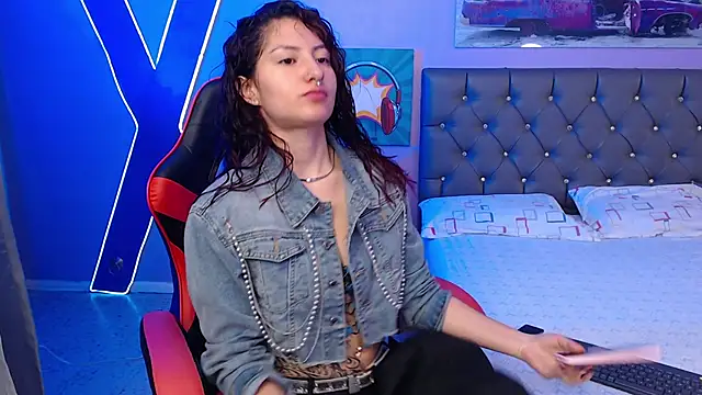 Snapshot of Sabriinaa_Foxx chatting on October 2025 12:17:02 PM Sabriinaa Foxx online show from October 2025 12:17:02 PM