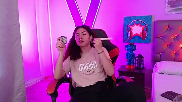 Snapshot of Sabriinaa_Foxx chatting on October 2025 12:51:01 PM Sabriinaa Foxx online show from October 2025 12:51:01 PM