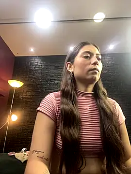 Lizzie Collin online show from September 2025 04:01:02 PM