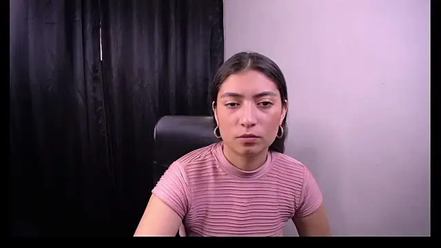 Lizzie Collin online show from October 2025 01:25:01 PM