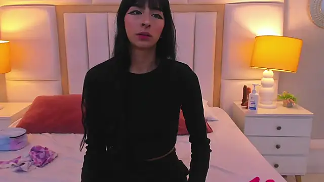 Snapshot of LaylaaDoll chatting on February 2026 07:45:01 PM LaylaaDoll online show from February 2026 07:45:01 PM