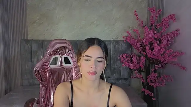 lilith4 s online show from May 2026 08:15:01 PM