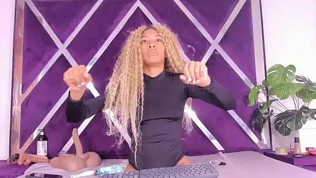 angelkyraasm online show from January 2026 12:51:02 PM