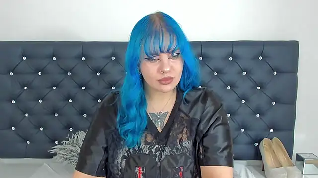 Snapshot of LunaWetPussy chatting on January 2026 08:27:01 AM LunaWetPussy online show from January 2026 08:27:01 AM