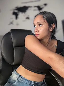 Isabella-Teen online show from April 2026 01:31:02 PM