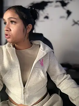 Isabella-Teen online show from April 2026 01:49:02 PM