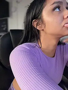 Isabella-Teen online show from May 2026 02:11:01 PM