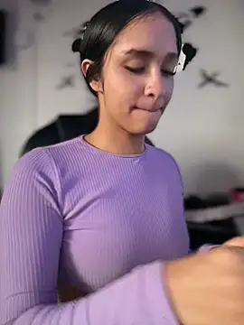 Isabella-Teen online show from May 2026 01:50:02 PM