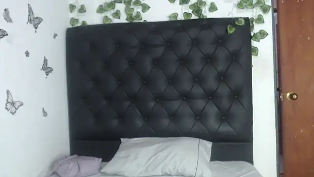 isabel 09 online show from April 2026 07:55:02 PM
