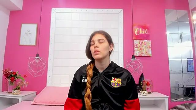 isabel 09 online show from May 2026 02:02:01 PM