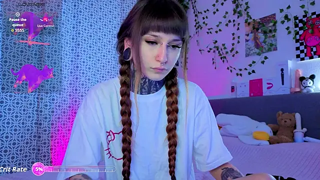 LilithPoison online show from May 2026 06:02:02 PM