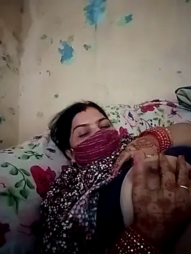 Snapshot of Love-890 chatting on October 2025 10:14:01 AM Love-890 online show from October 2025 10:14:01 AM