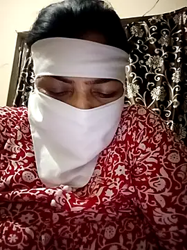 Snapshot of Love-890 chatting on November 2025 11:04:02 PM Love-890 online show from November 2025 11:04:02 PM