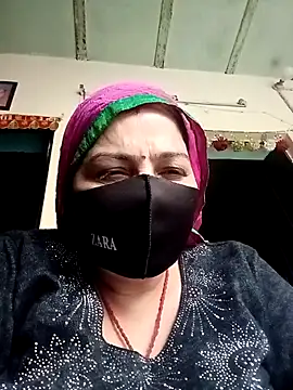 Snapshot of Love-890 chatting on November 2025 11:29:01 AM Love-890 online show from November 2025 11:29:01 AM