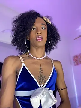 Mia royal online show from May 2026 02:33:02 PM