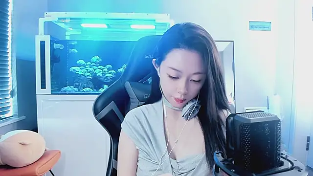 Keke-Bai online show from October 2025 02:33:01 AM