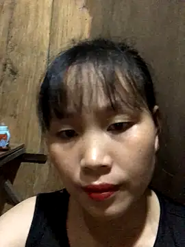 Snapshot of huong-18 chatting on October 2025 01:00:02 AM huong-18 online show from October 2025 01:00:02 AM