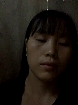 Snapshot of huong-18 chatting on October 2025 11:37:01 PM huong-18 online show from October 2025 11:37:01 PM