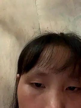 Snapshot of huong-18 chatting on October 2025 04:56:02 AM huong-18 online show from October 2025 04:56:02 AM