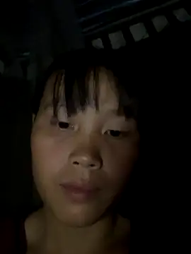 Snapshot of huong-18 chatting on November 2025 04:31:02 PM huong-18 online show from November 2025 04:31:02 PM