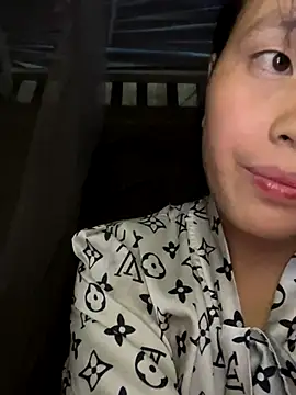 Snapshot of huong-18 chatting on November 2025 02:29:02 PM huong-18 online show from November 2025 02:29:02 PM