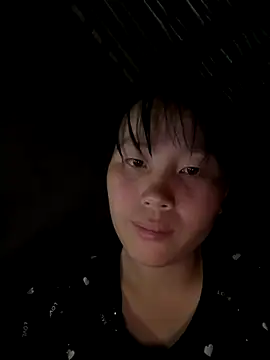 Snapshot of huong-18 chatting on November 2025 02:28:01 PM huong-18 online show from November 2025 02:28:01 PM